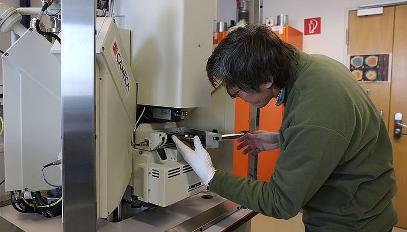 Per Elektronenstrahl in die Tiefe der Erde (Uni Wien) | Neues aus der